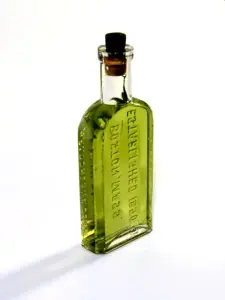 remove chlorophyll from cannabis tincture